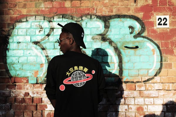 Comment le Streetwear a Conquis la Haute Couture